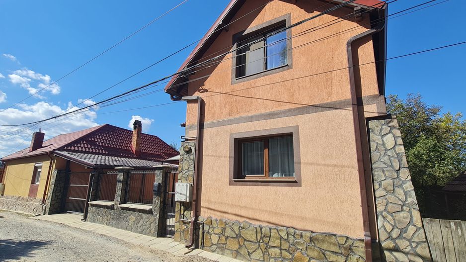 Casa individuala 3 camere mobilata utilata Tarlungeni - Poză 22