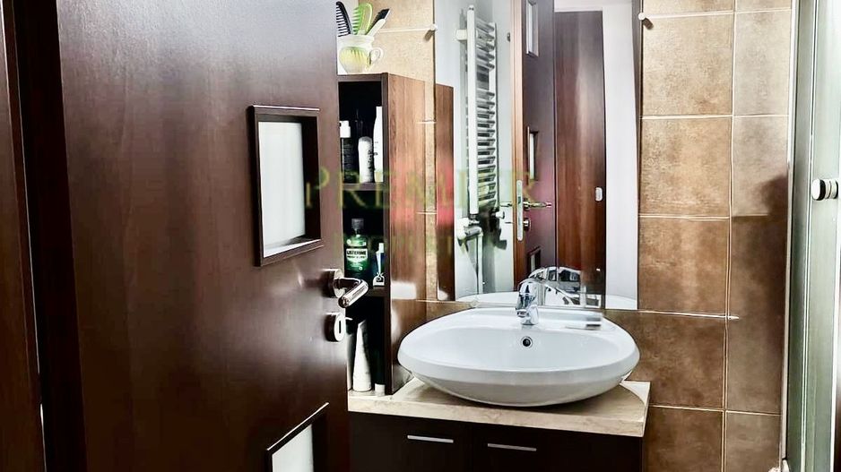 Bloc Rusesc Bucurestii noi vis a vis de metrou Bazilescu boxa - Poză 4