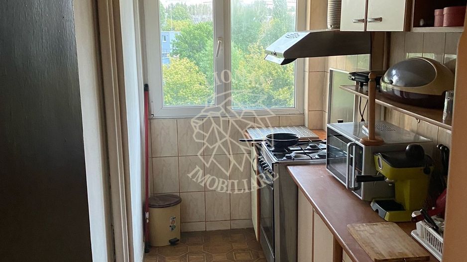 Apartament 3 camere-etaj 3-ideal investitie-Bucuresti, Zona Giurgiului - Poză 2