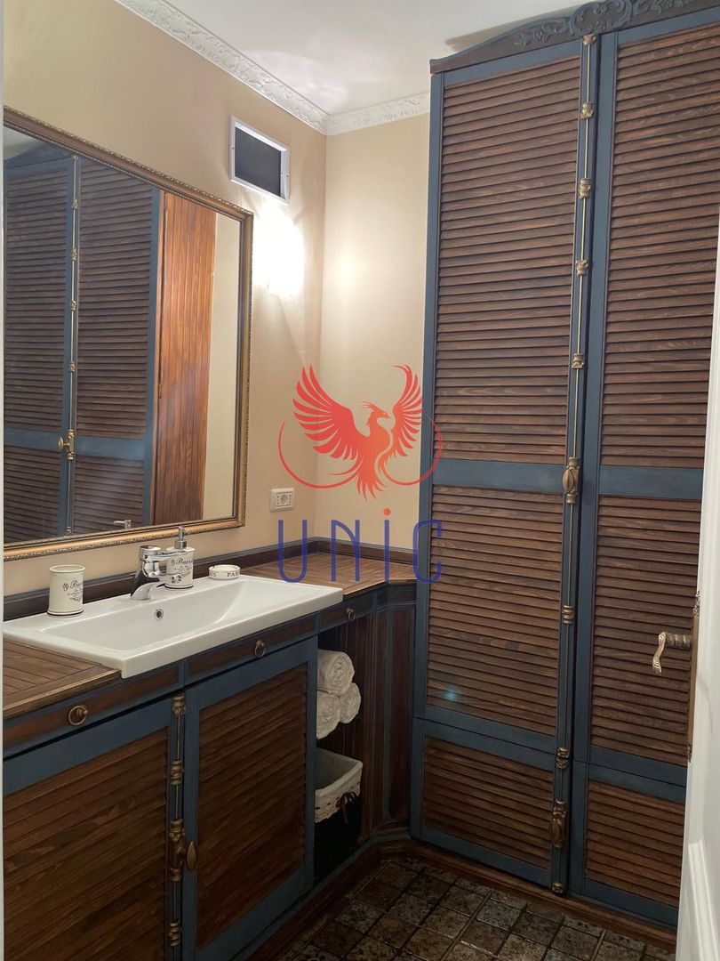 Proprietate deosebita, in inima orasului - Poză 30