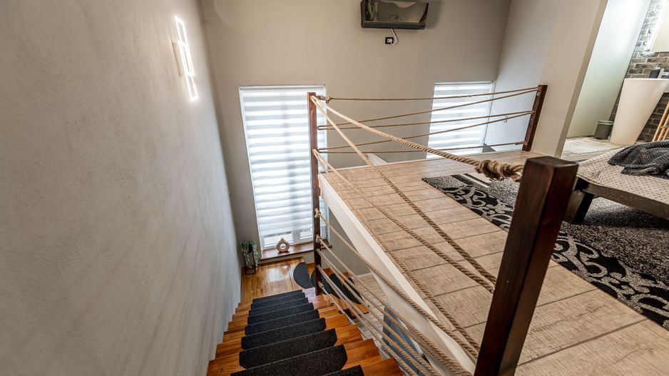 90 mp, două niveluri, complet mobilat și ultracentral, în Arad - Poză 4