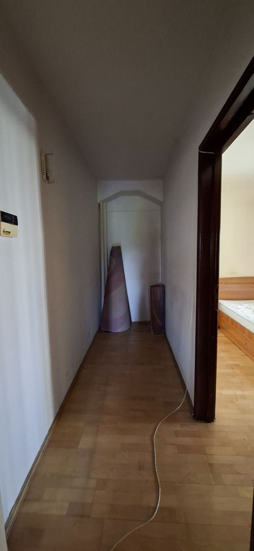 Apartament cu 3 camere - zona semicentrala - Poză 15