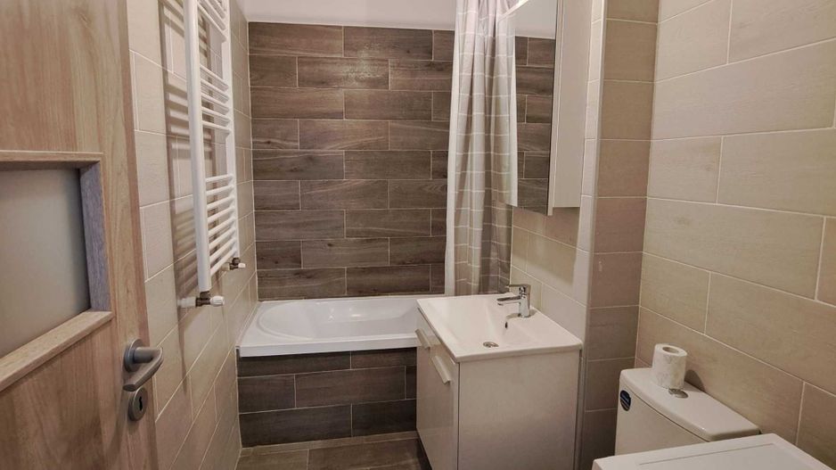 De Inchiriat Garsonieră Confort Uban centrală proprie, loc parcare - Poză 4