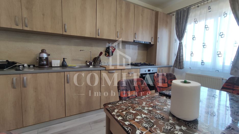 Apartament de vanzare | 3 camere | Zona Sesul de Sus - Poză 3
