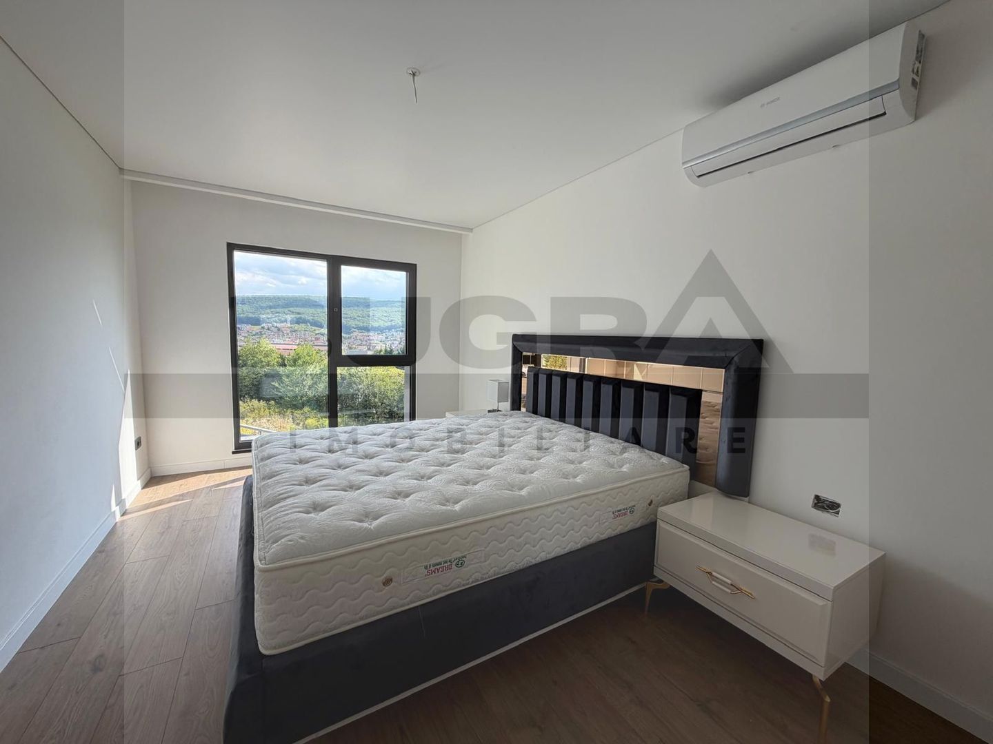 Apartament 4 camere modern, prima inchiriere, garaj, zona UMF - Poză 1