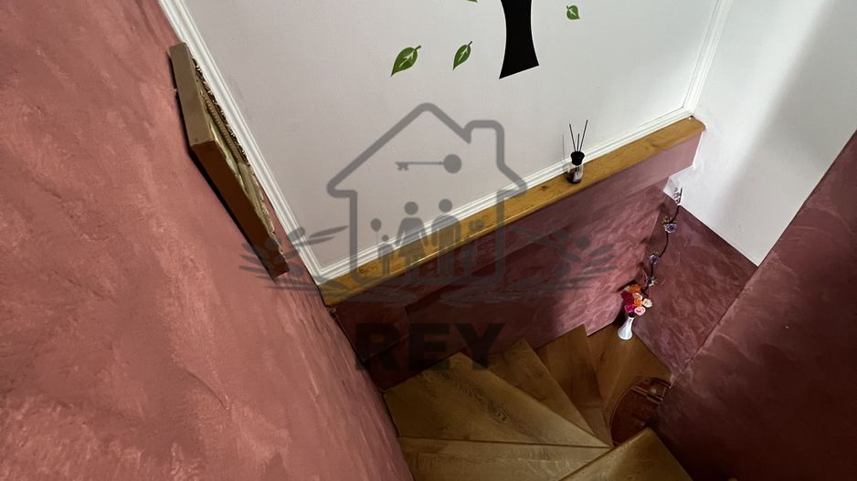 De vanzare- Apartament 3 camere str Luptei - Poză 8