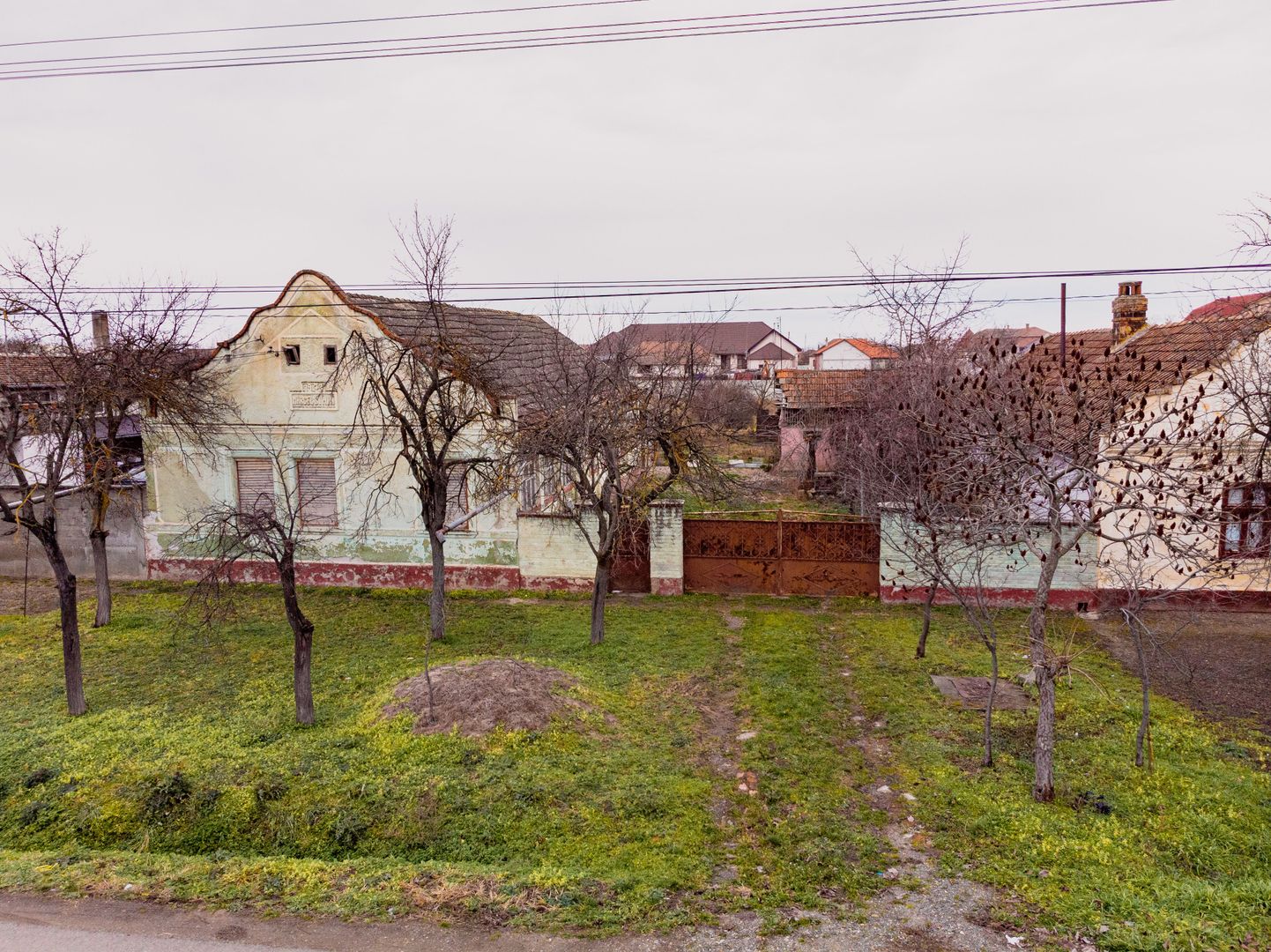 Casă bătrânească cu teren în Felnac - Poză 4