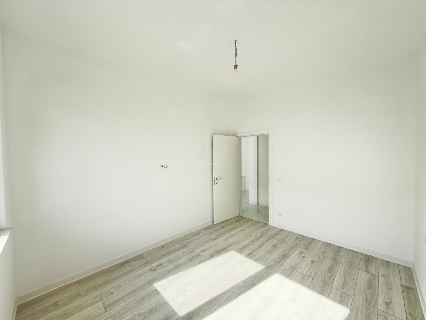 Bloc finalizat. Spatiu pod. Loc de parcare. Clima. - Poză 9