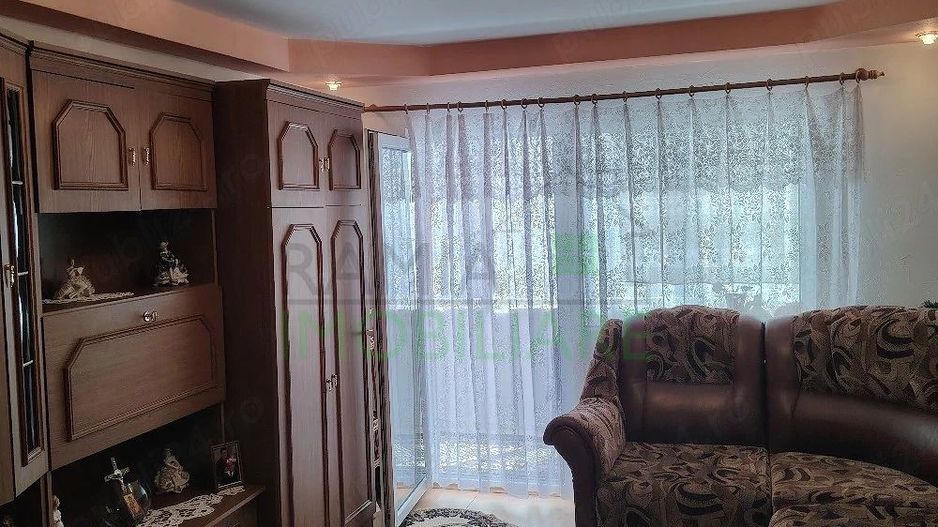 Apartament 3 camere decomandat, etaj 1, 2 balcoane și garaj – Râșnov - Poză 1