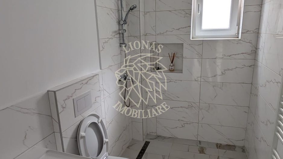Spatiu comercial 2 camere 50 mp-balcon-parcare- Zona Han - Poză 3