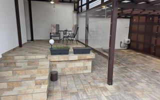 Apartament la casa 2 dormitoare terasa si curte proprie Sub Arini - Poză 13