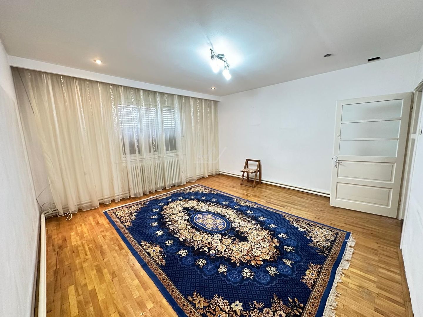 Casa individuala cu 5 camere decomandate. Pozitie excelenta. DIsponibila imediat - Poză 2