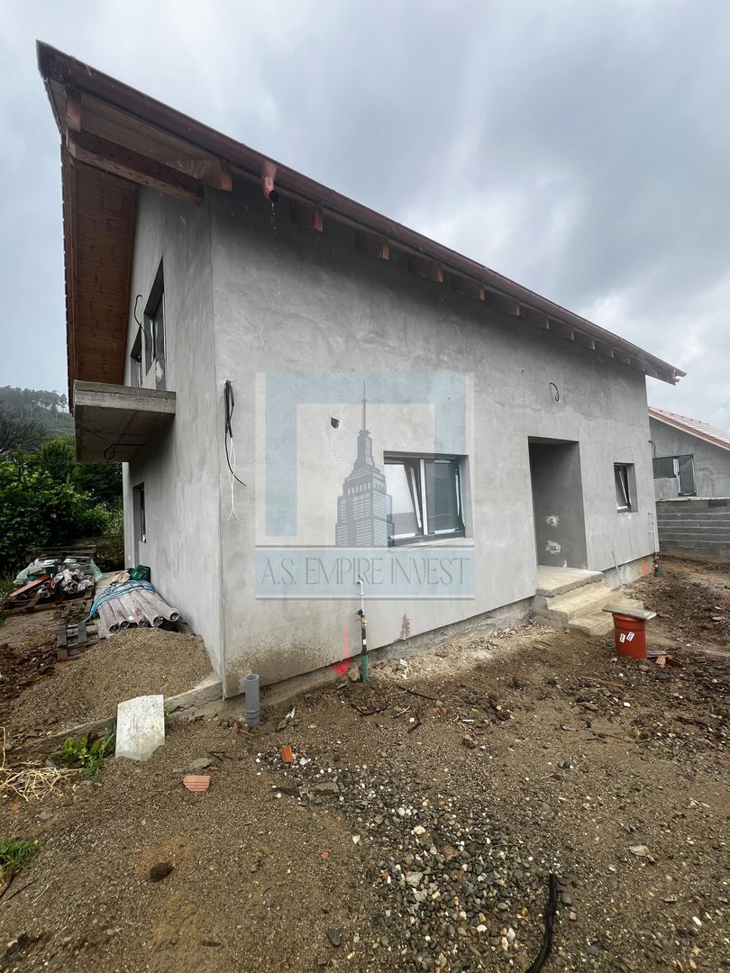 Casa/Villa , 5 camere, singur in curte - oras Codlea/Brasov - Poză 1