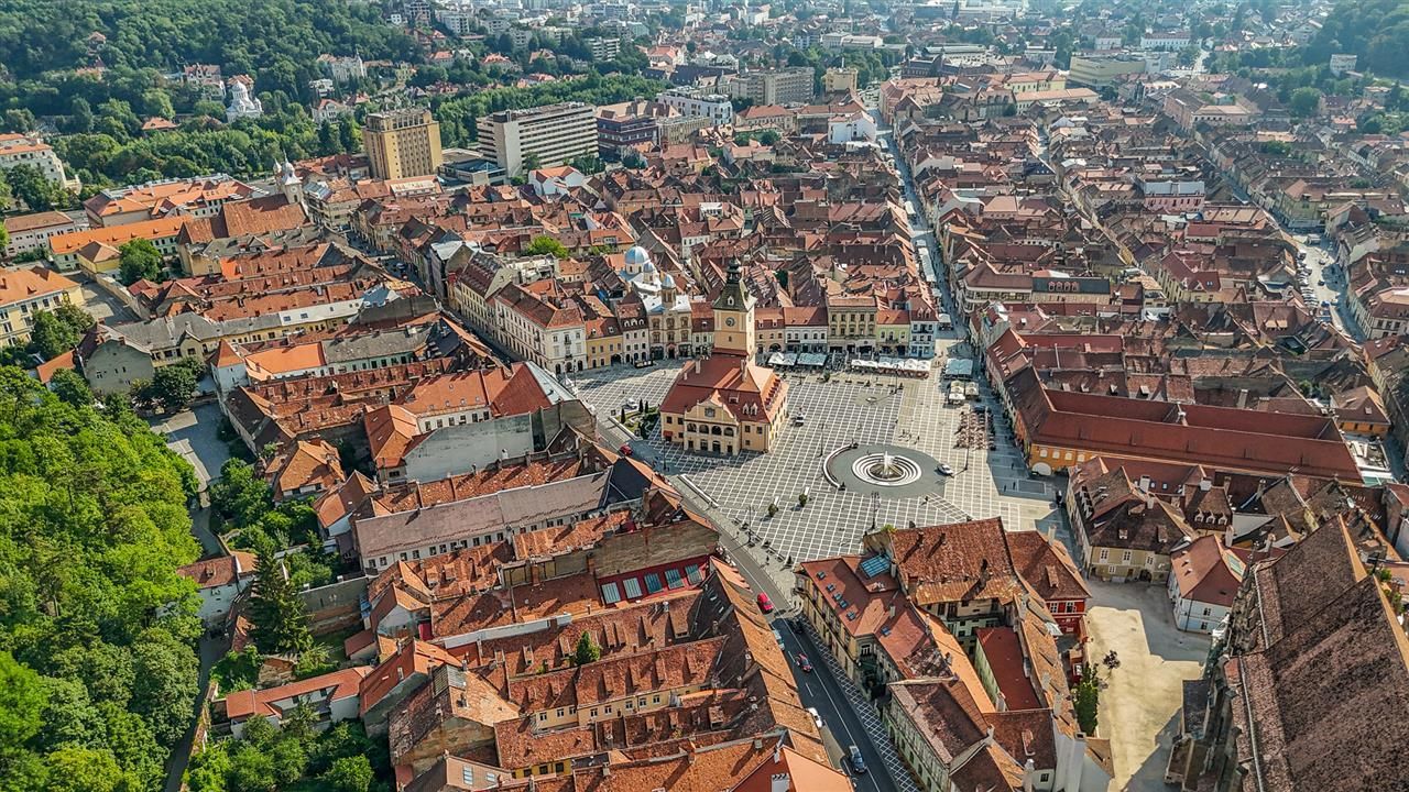 Garsoniera situata ultracentral zona Piata Sfatului Brasov - Poză 1