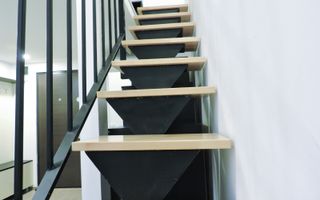 APARTAMENT CU 1 CAMERA+DORMITOR LA ETAJ - Poză 4