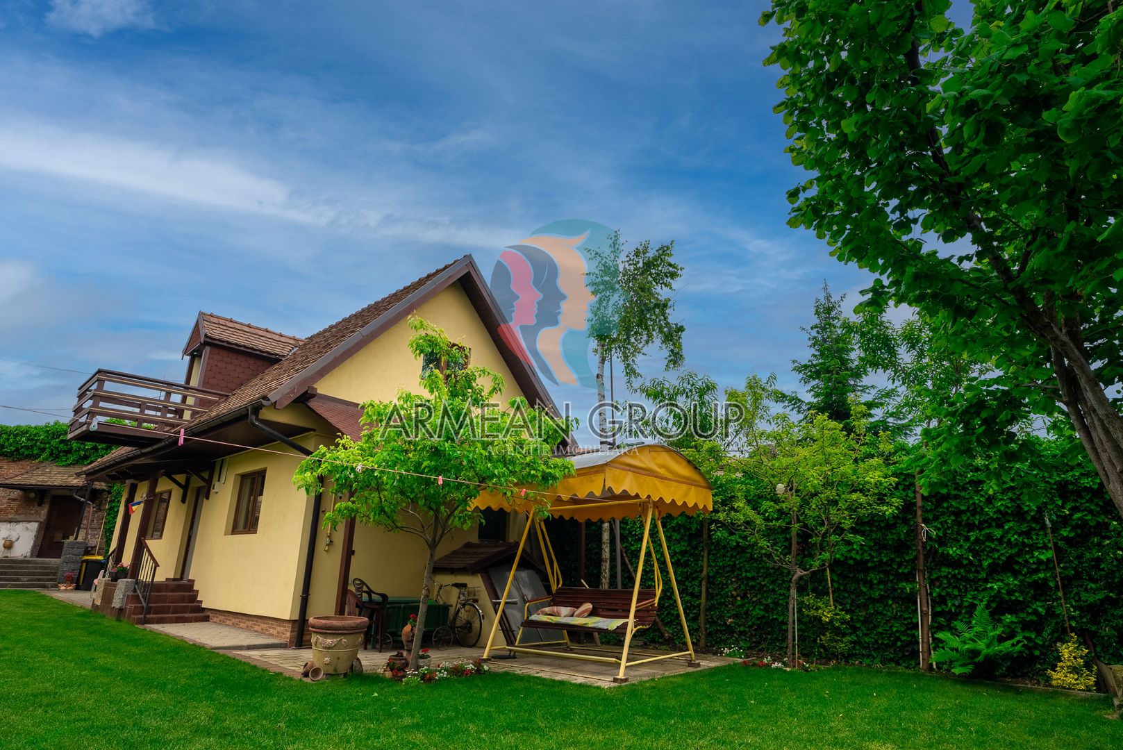 Casă nou construită în Centrul vechi Medias - Poză 3