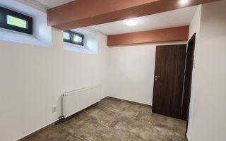 Vând Apartament la demisol cu 2 camere Zona Centrala! - Poză 7
