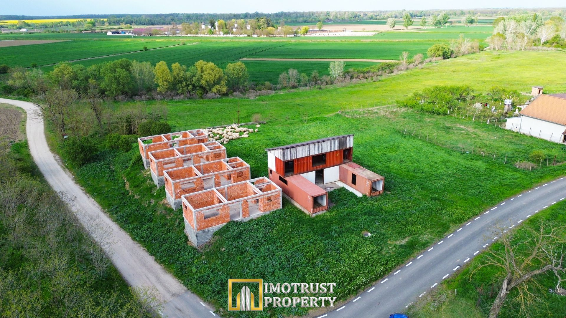 Casă modernă P+1 din containere – teren 575 mp – la 14km de Arad - Poză 3