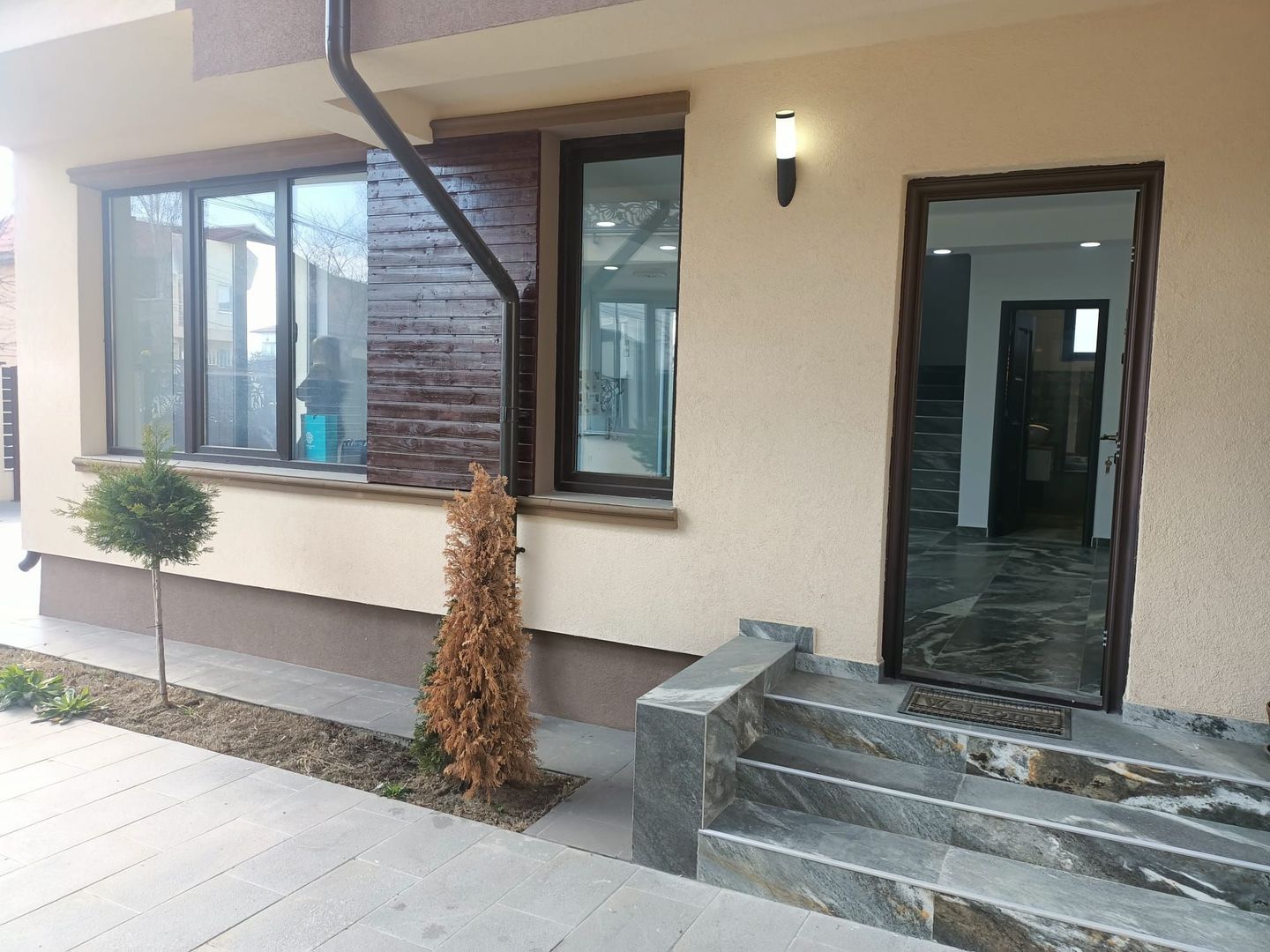 Vila dupex complex privat Otopeni | 23 August - Poză 1