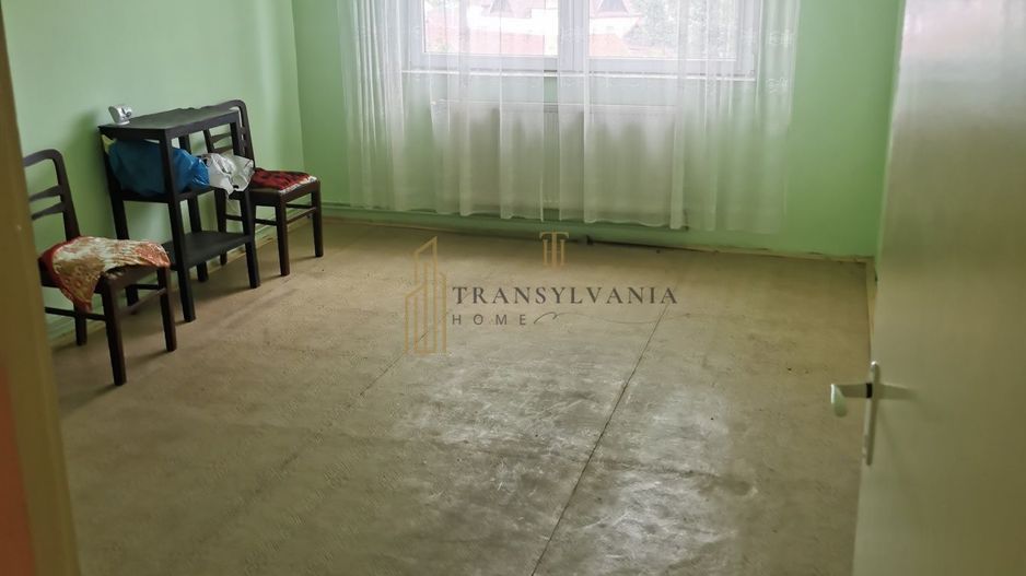 Apartament decomandat, 2 camere,  zona Vasile Aron - Poză 1