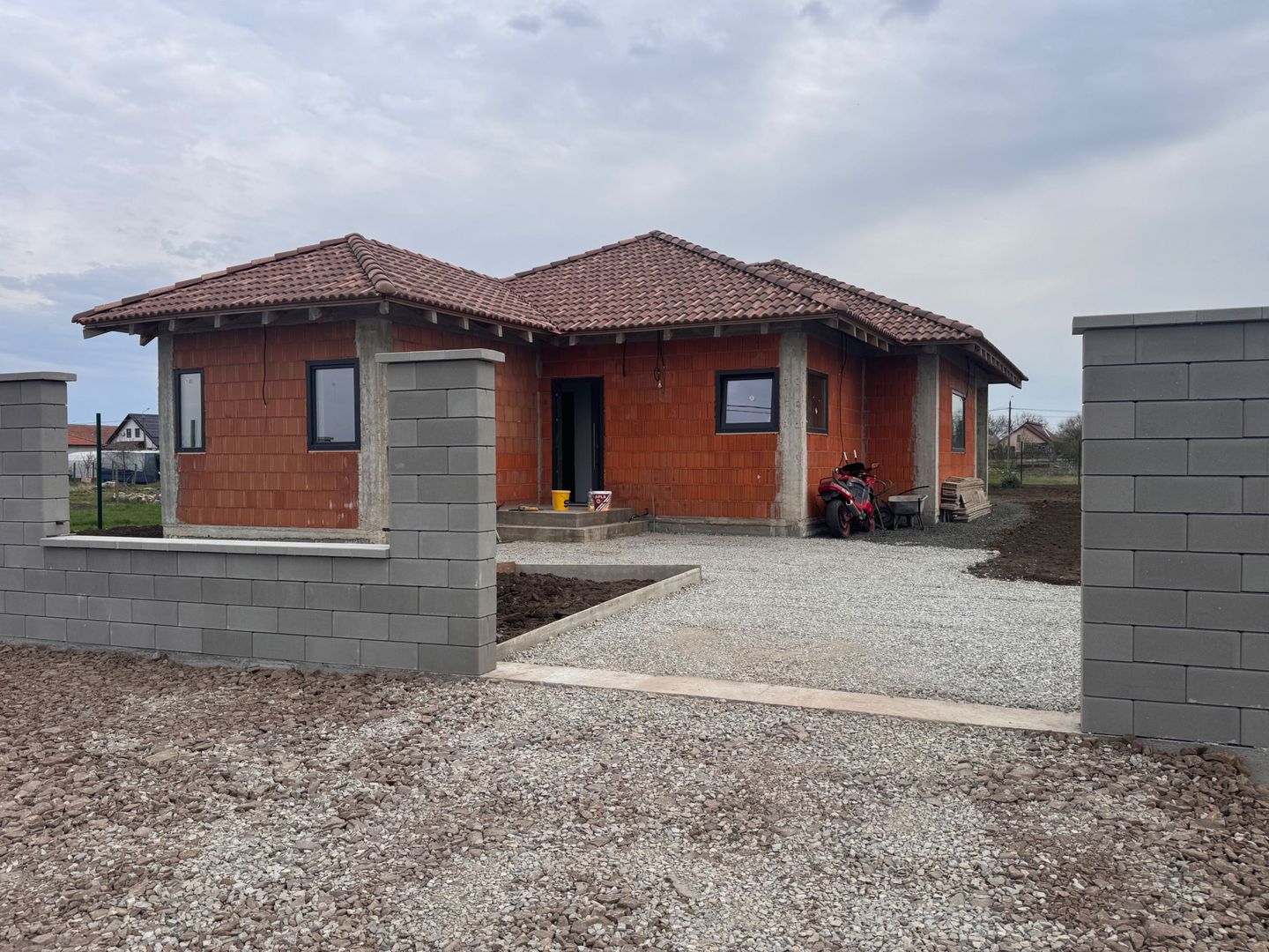 Individuala Parter Becicherecu Mic, Zona Semicentrala,4 Camere,Teren 800 mp - Poză 1