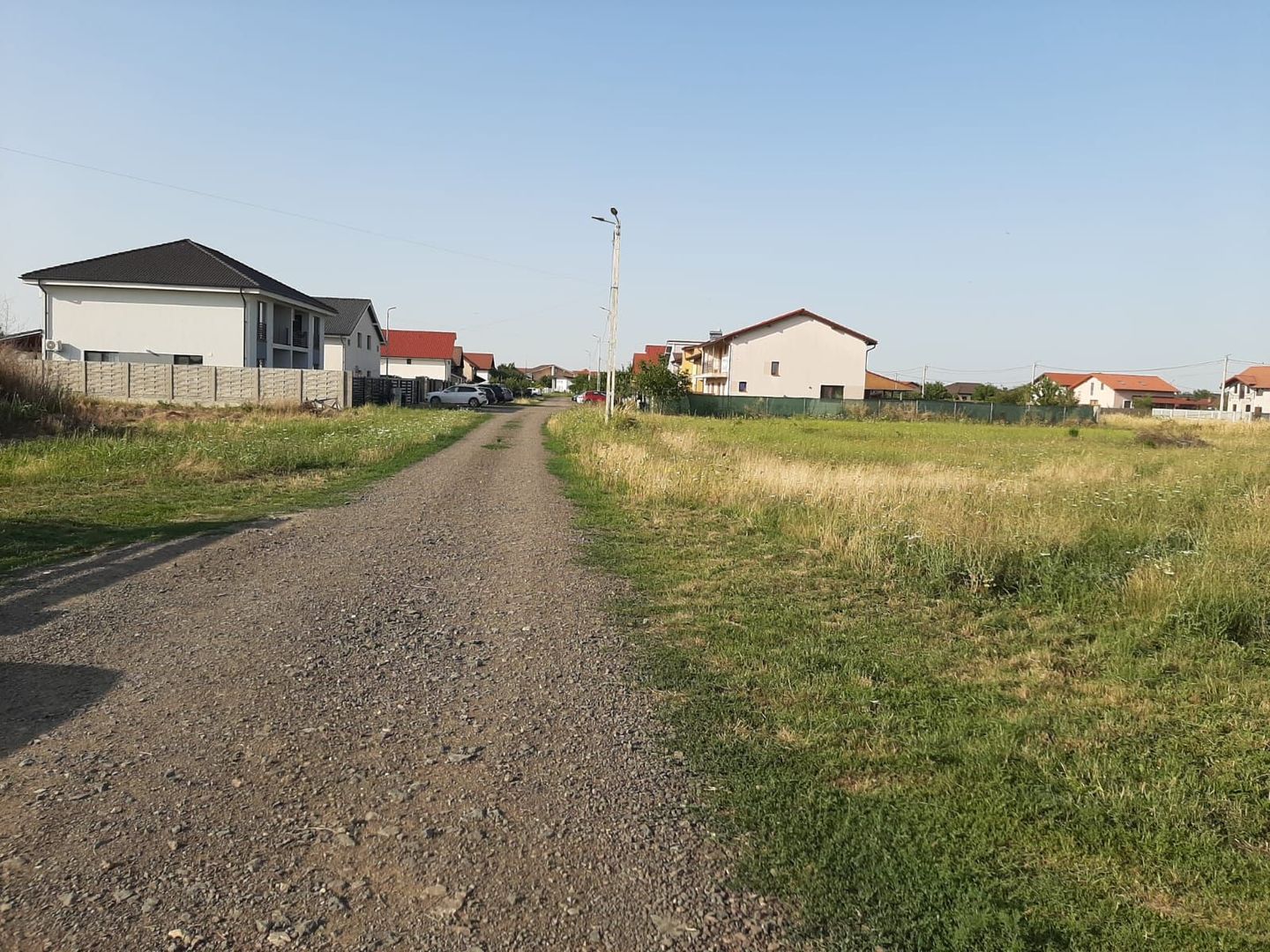 Teren la super pret /servicii la parter si locuinte la etaj - Poză 3