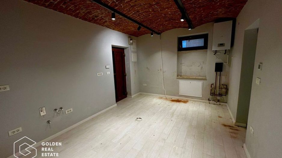 Oportunitate!Spatiu comercial 3 camere+apartament 2 camere la etaj,zona centrala - Poză 8