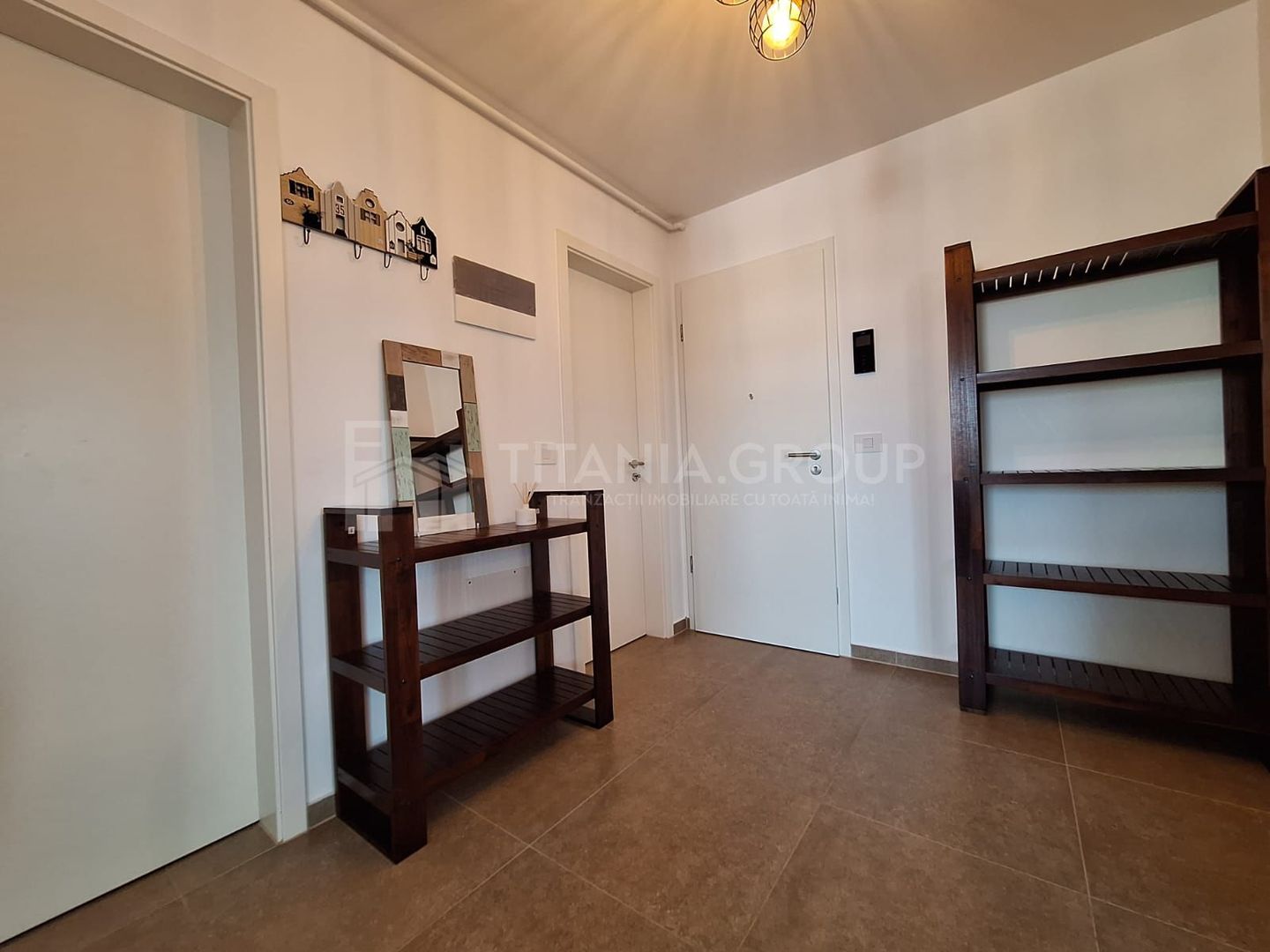 Apartament modern, cu loc de parcare si boxa - Kasper Coresi - Poză 12