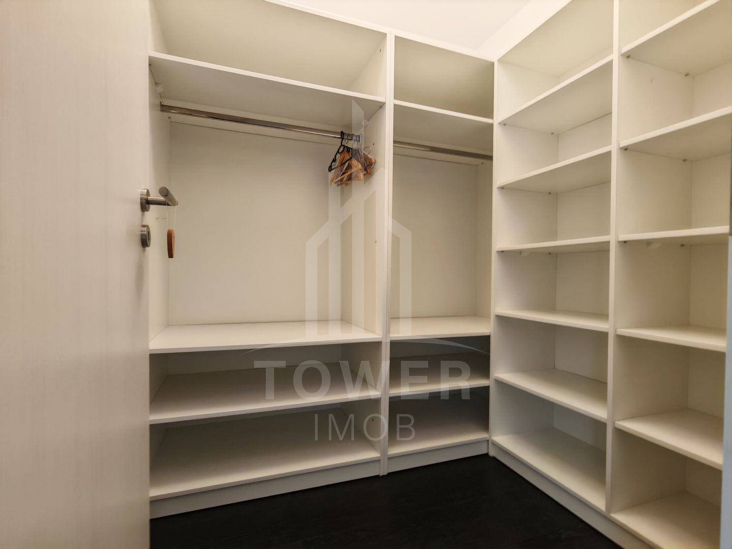 Penthouse 100 mp, terasă generoasă- vedere panoramică, compartimentare excelenta - Poză 9