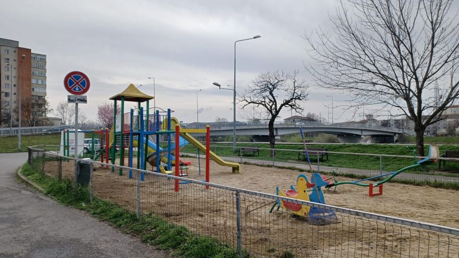 Chirie, 2 dormitoare, str. Sovata. 400 E/lună negociabil. Comision 0. - Poză 9