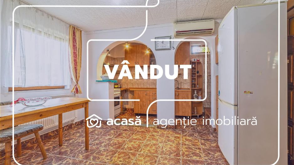 Vandut Apartament cu doua camere, central, la parter. - Poză 1