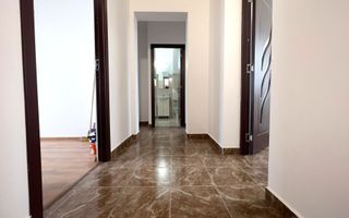 Apartament cu 3 camere decomandat Blv. Oituz - Poză 2