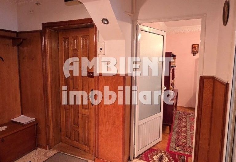 Apartament 3 camere, etaj 3, VASLUI - zona GARA; - Poză 2