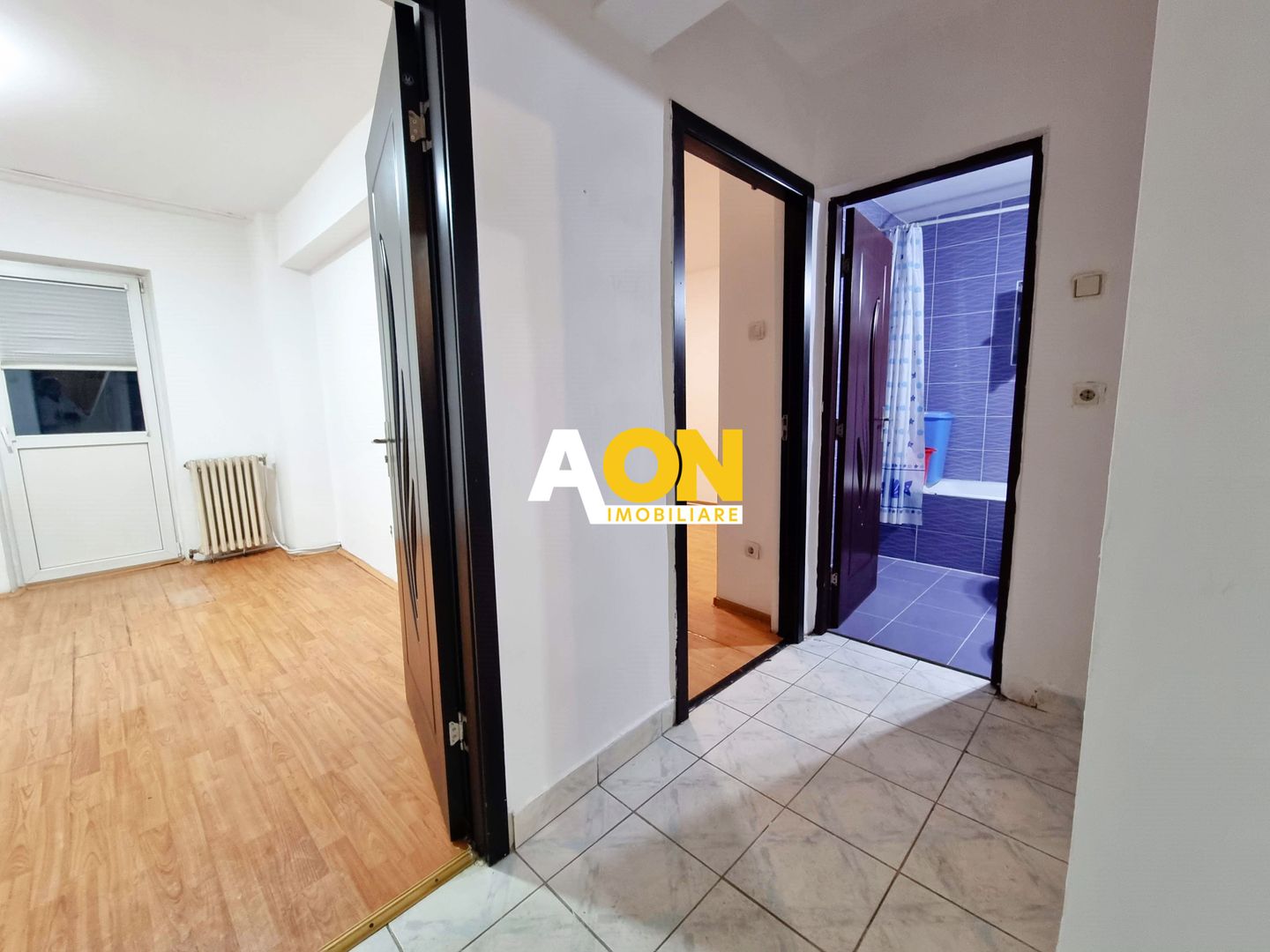 Apartament 3 camere, 2 bai, decomandat, etaj 3,  Cetate, zona Mercur - Poză 6