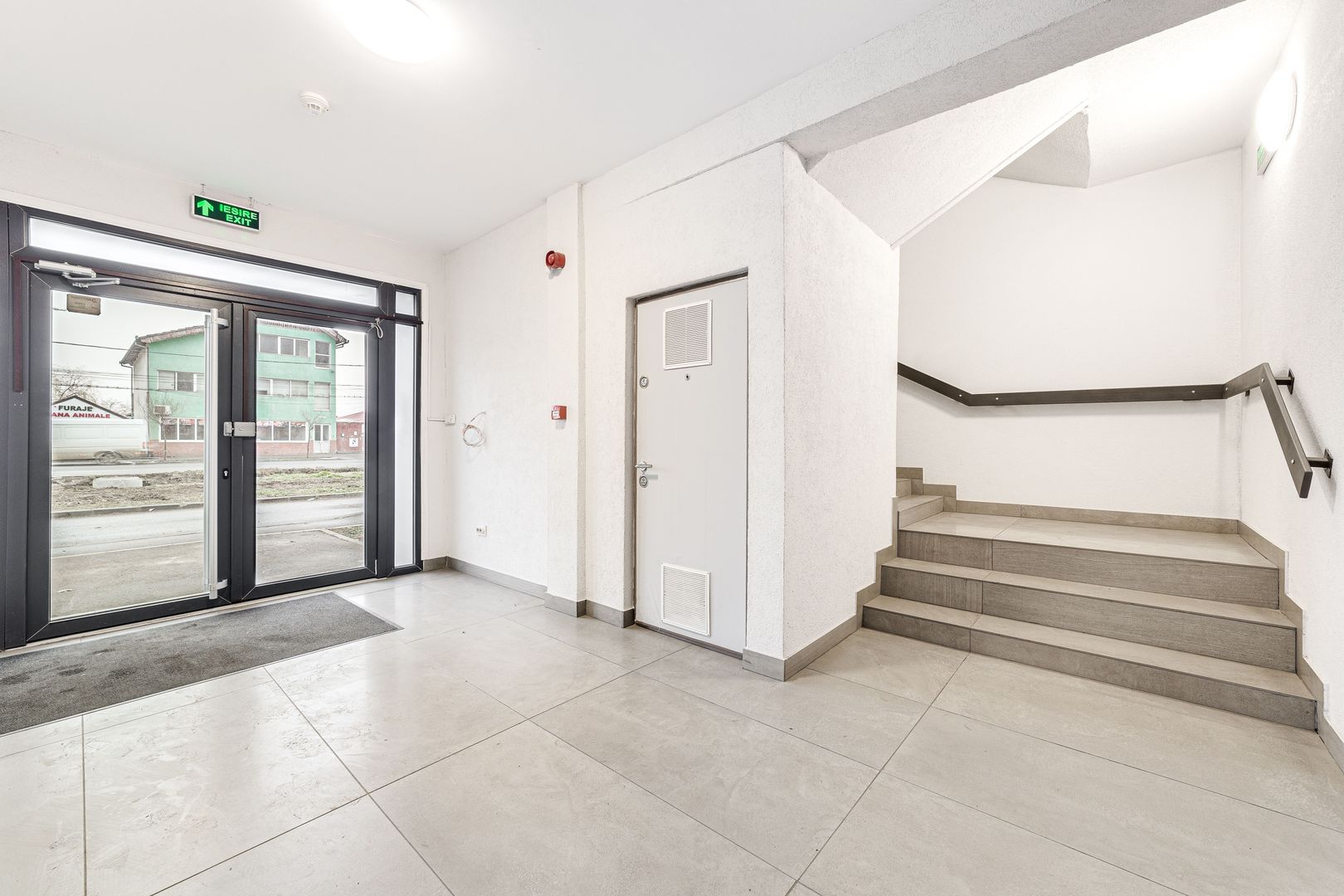 Cladire apartamente de inchiriat - Poză 12