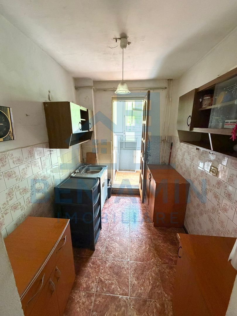 3 camere - parter - 55mp - centrala proprie - Craiovita - Materna - Poză 5