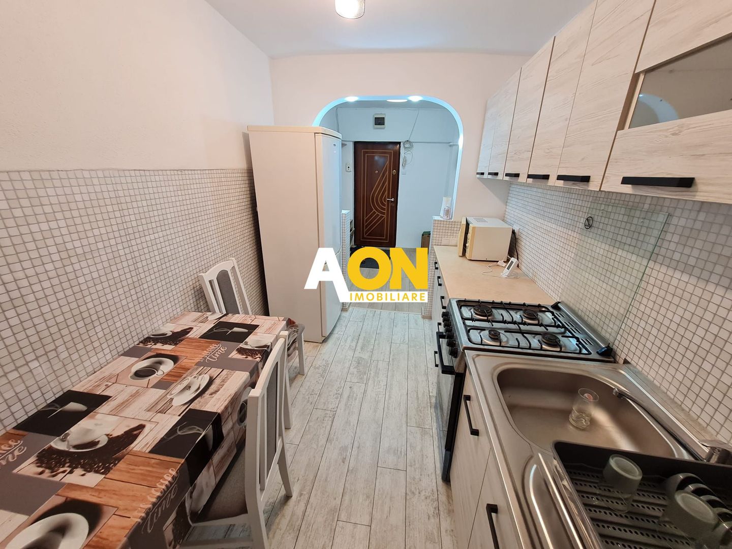 Apartament 2 camere, Etaj Intermediar,  Zona Parc Cetate - Poză 3