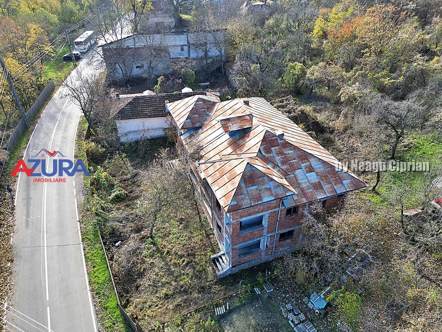 Proprietate deosebită în orașul Ștefănești, intrare pe strada Izvorani - Poză 10