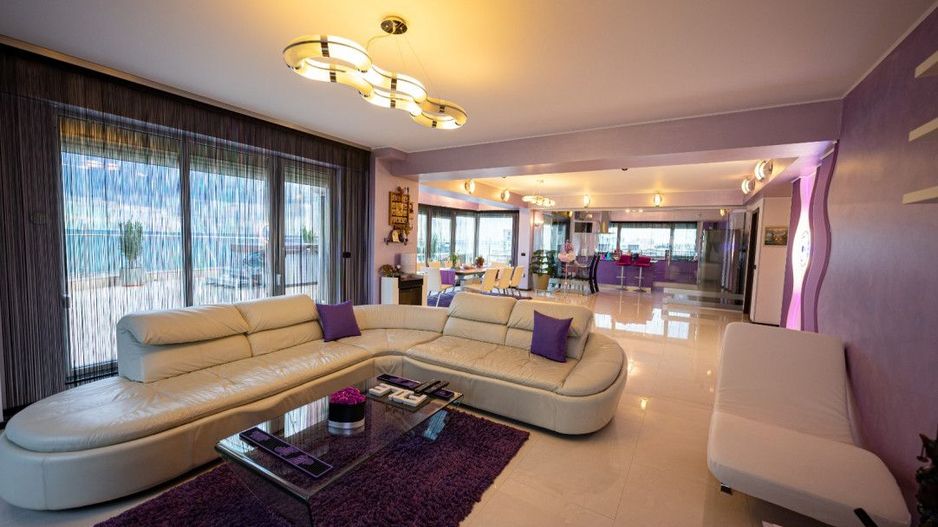 Statiunea Mamaia -UNICAT- Penthouse 220 mp cu vedere frontala la mare si jacuzzi - Poză 2