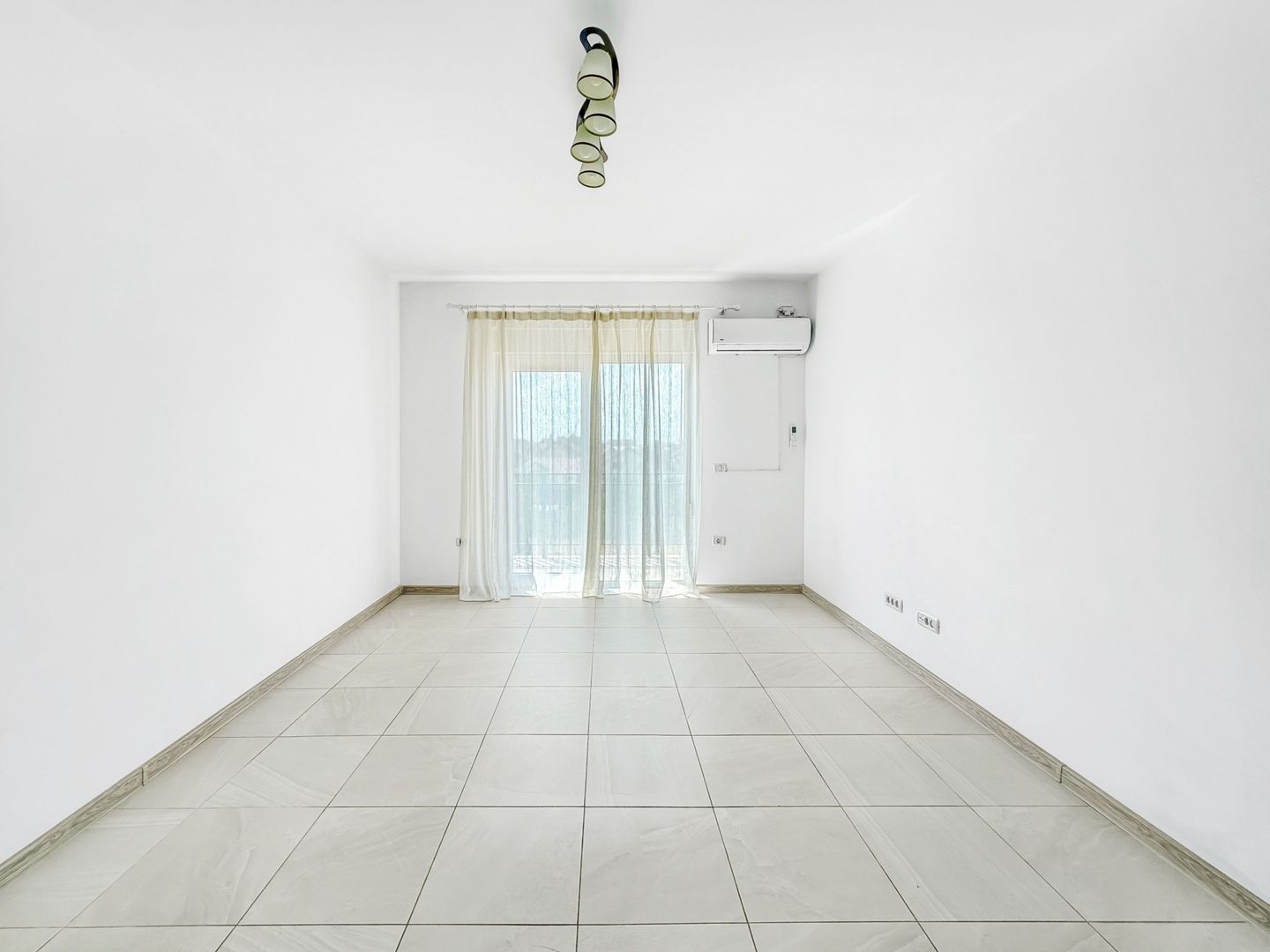 2 Camere | Etaj 2/3 | Apus Spectaculos | Central Giroc | Comision 0 - Poză 4