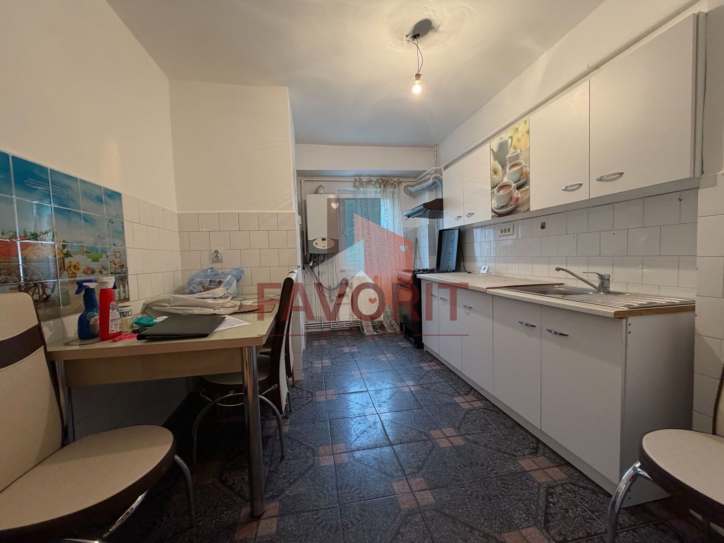 4 camere | etaj 1 | centrala proprie | mobilat si utilat | zona buna | - Poză 5