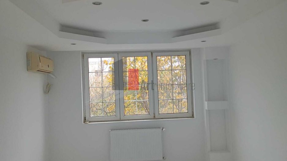 Apartament 2 camere, necesita renovare - Poză 1