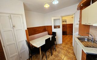Apartament 2 camere, decomandat, et.3, Cetate, zona Liceului Sportiv - Poză 6