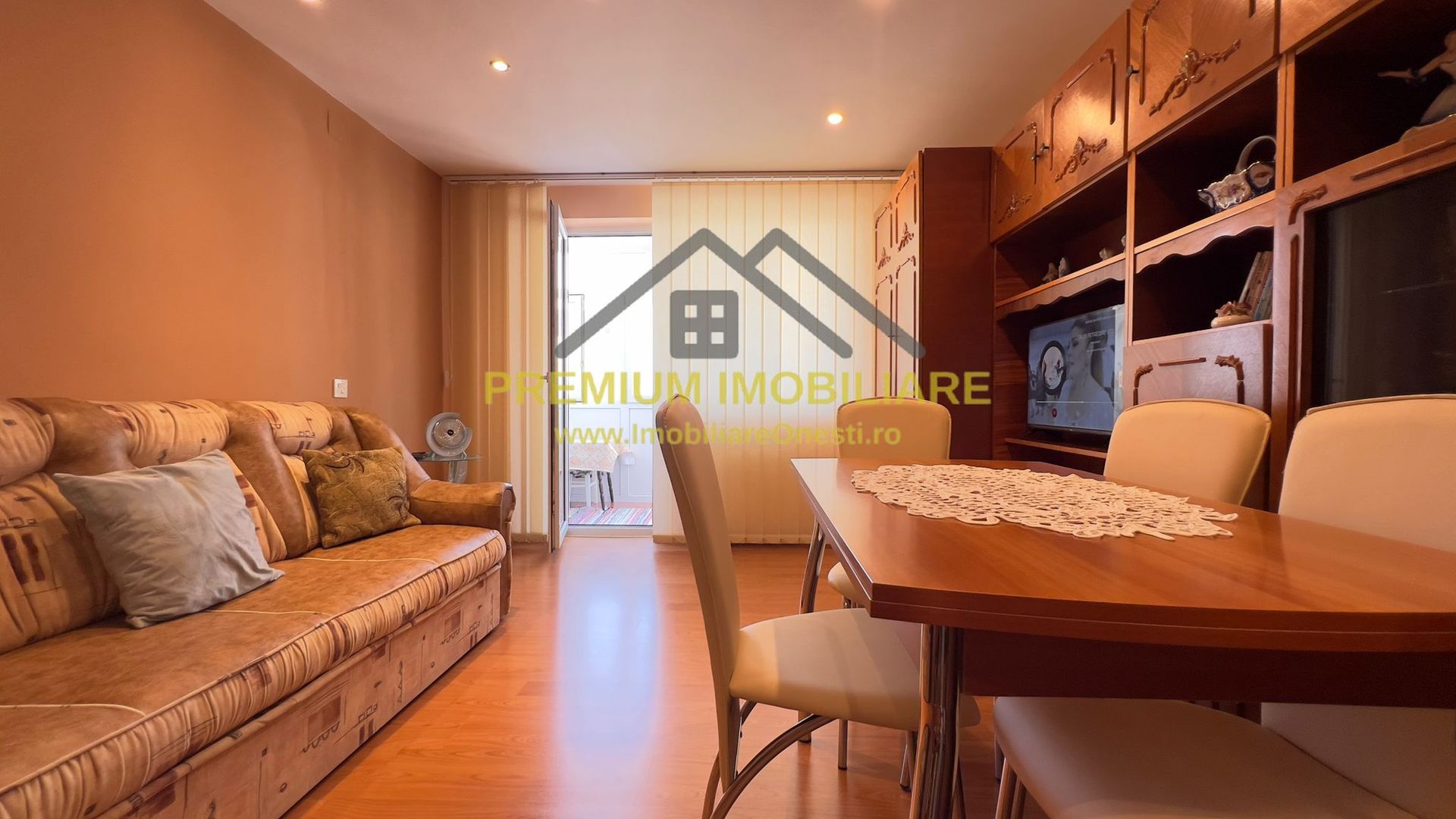 Apartament cu 2 camere decomandat zona de sus - Poză 1