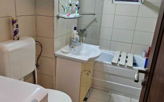 De vanzare apartament 4 camere/ zona Tractorul - Poză 7