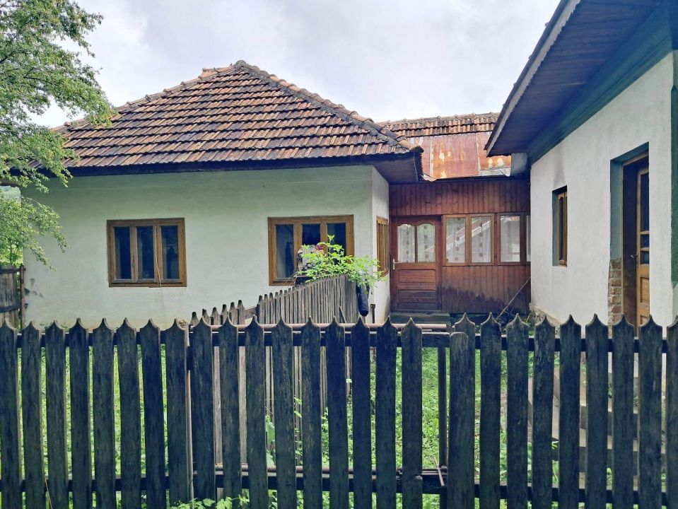 Casă și teren intravilan Polovragi - Poză 2