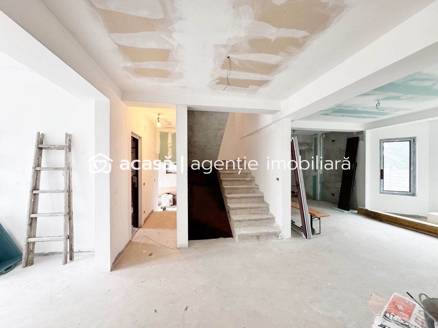 Vilă unică, gata să devină locuința ta de vis, în Livada. - Poză 13