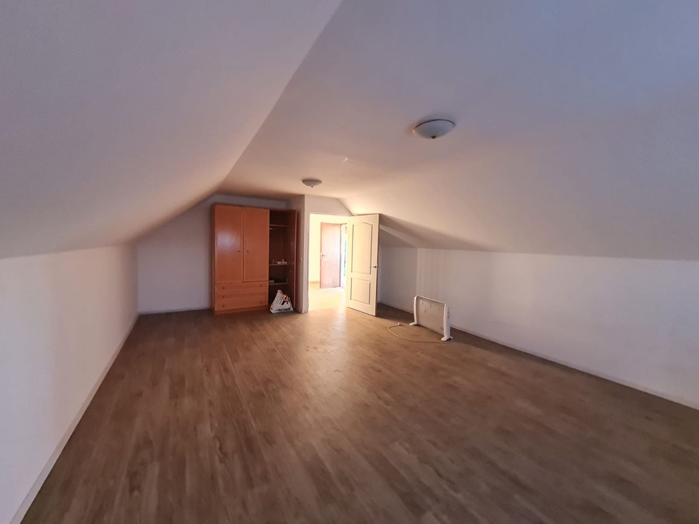 Casa cu teren de 14340 mp în Jebel/Pretabila pentru afacere - Poză 21