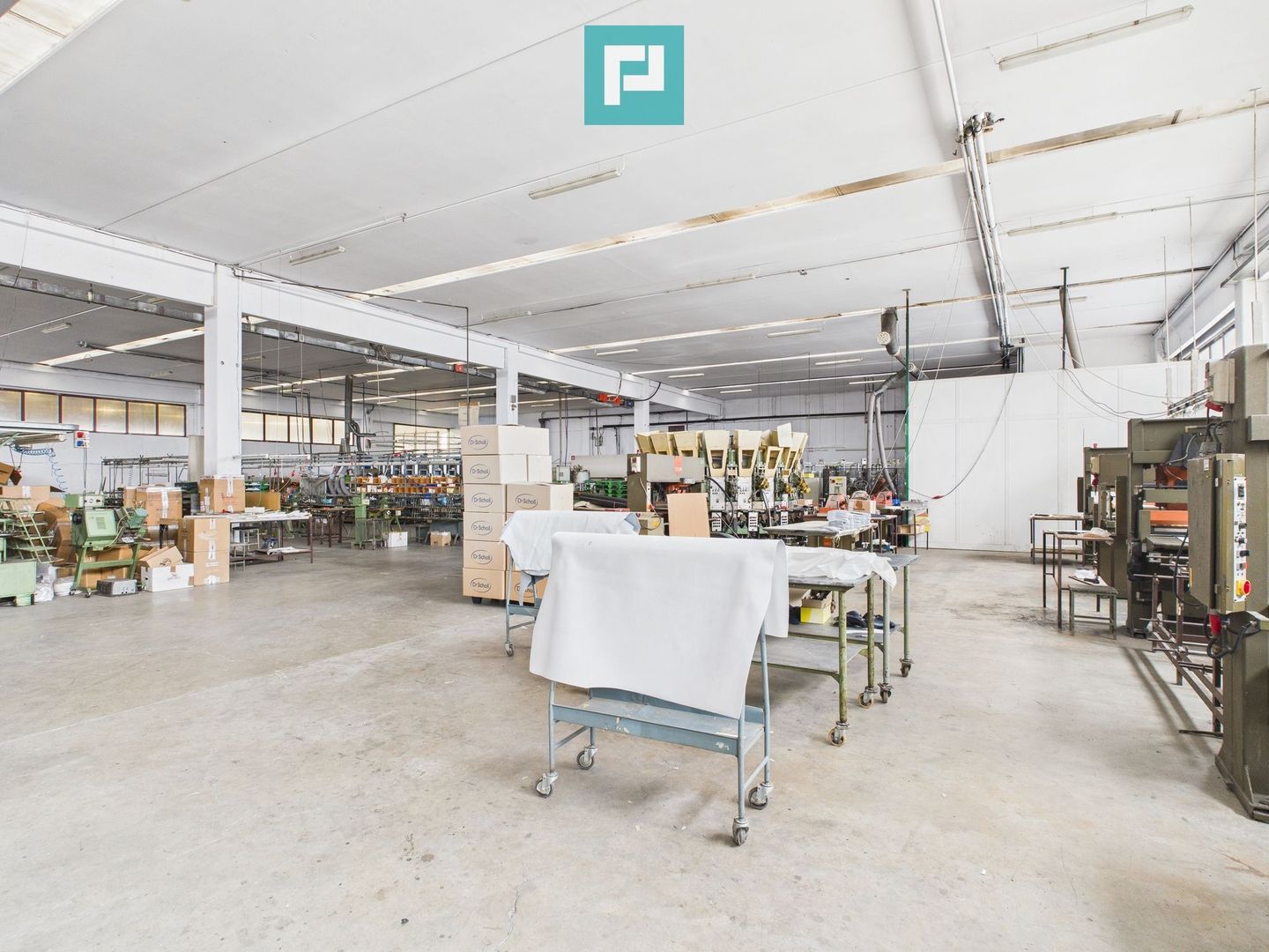 Hală de producție, cu birouri și teren, în Sebiș - Poză 67