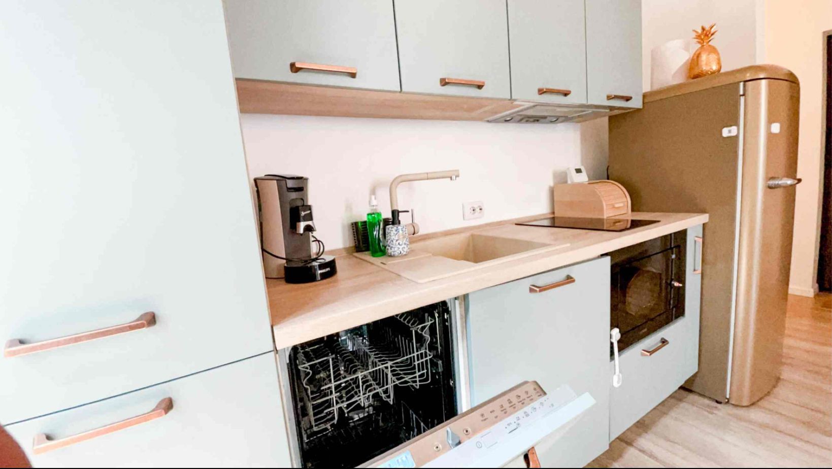 Apartament Modern De Inchiriat | Gradina | Terasa Acoperita | Balcon | Parcare - Poză 11